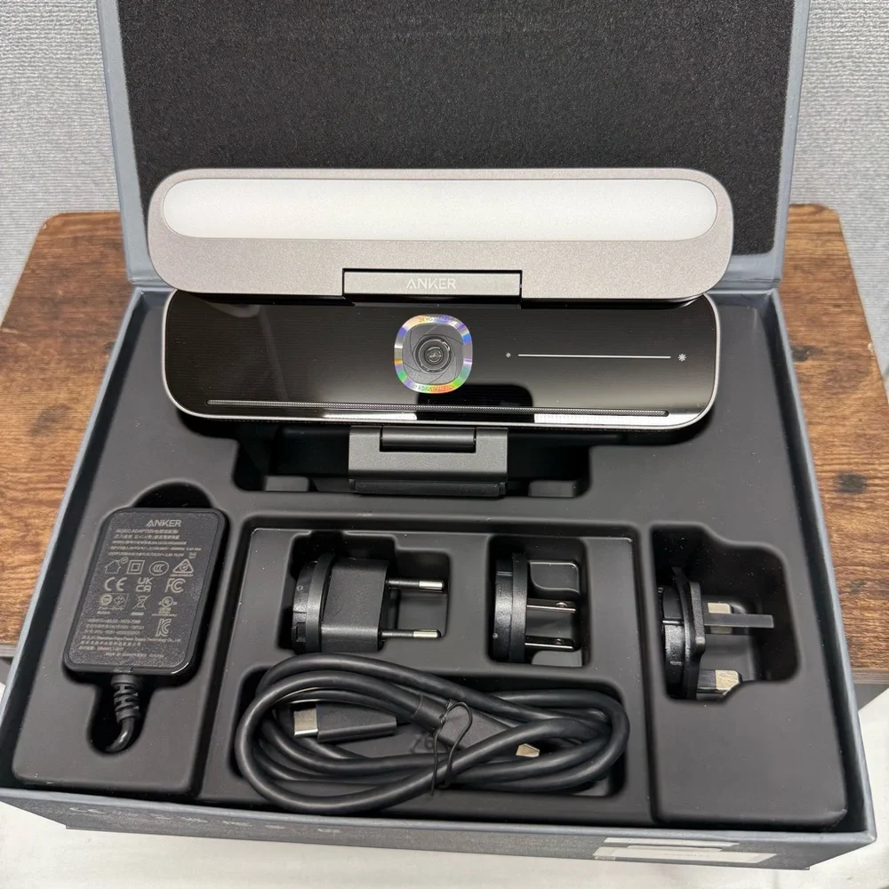 Anker PowerConf B600 Videobar Webcam with Light, with 2K Camara